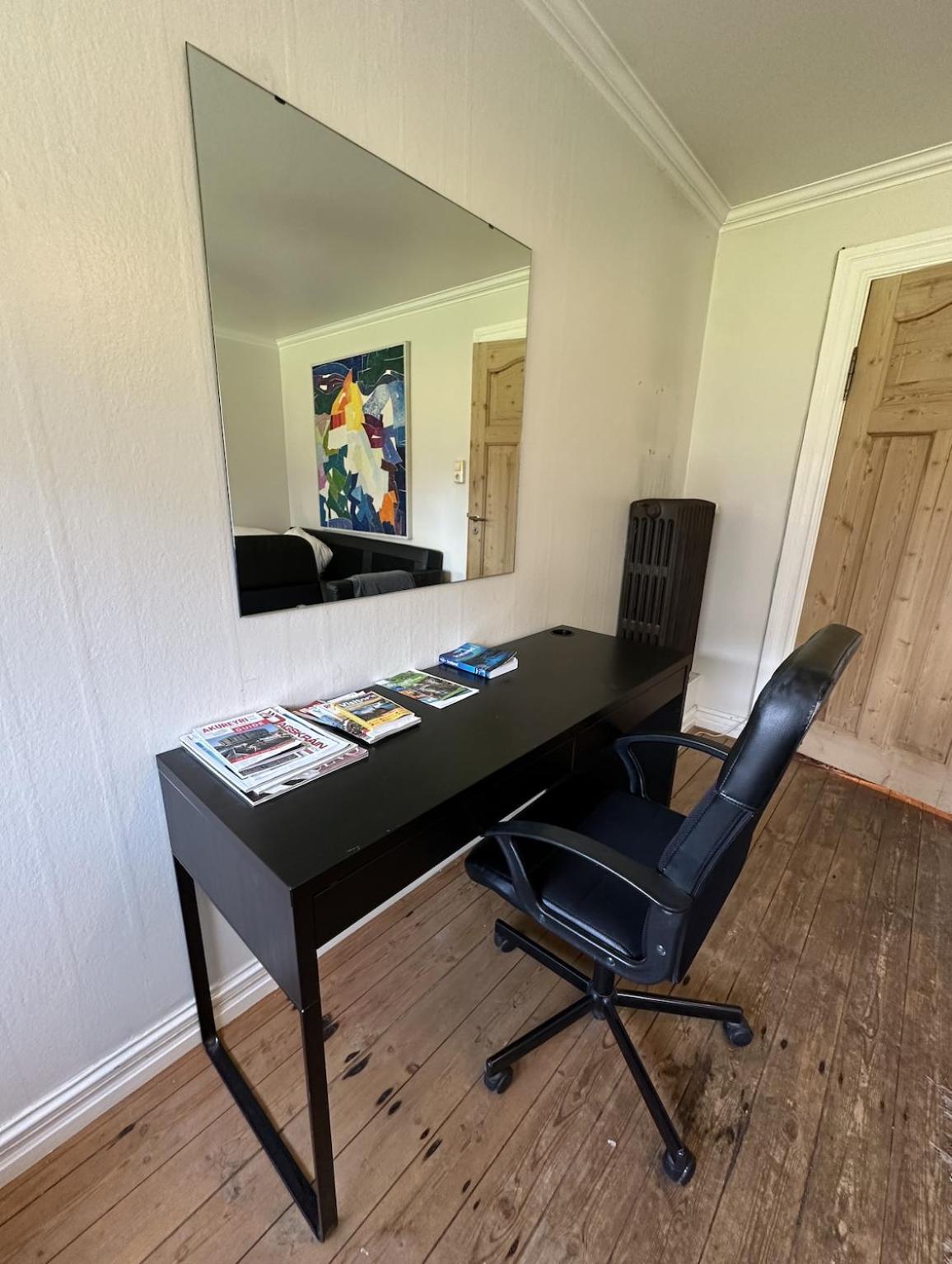 Urban Escape 2-bedroom Haven With Private Entrance Appartement