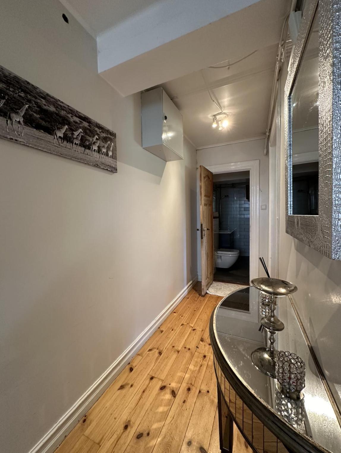 Appartement Urban Escape 2-bedroom Haven With Private Entrance